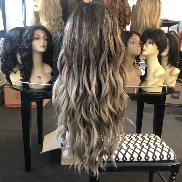 Ash Grey beach waves Lacefront realistic Wig 2020 - Picture 2 of 8